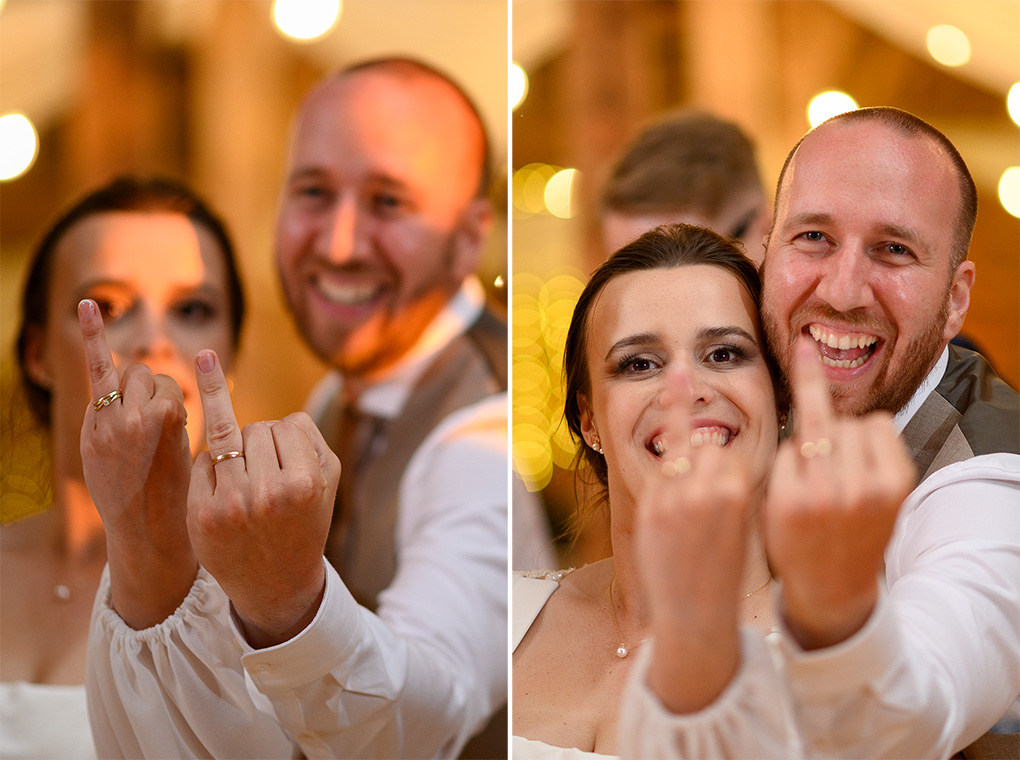 Diptych s ostrými svadobnými obrúčkami a následným zaostrením na usmiatych novomanželov.