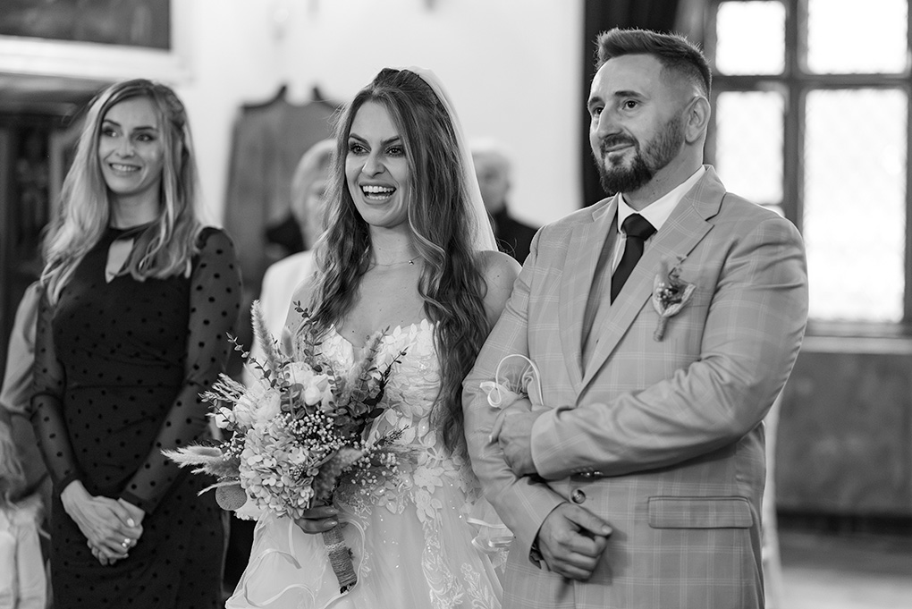 Manželský sľub Detail tvárí páru počas manželského sľubu na Bojnickom zámku.